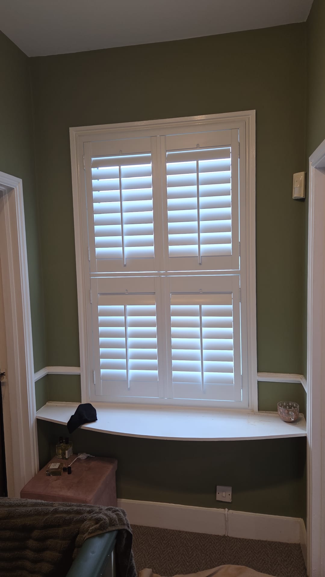 Shutter installation in Sandwich